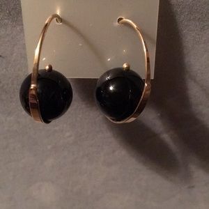 18K Yellow Gold Onyx Earrings